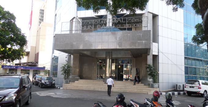 Kantor Pusat Bank SulutGo di Pusat Kota Manado