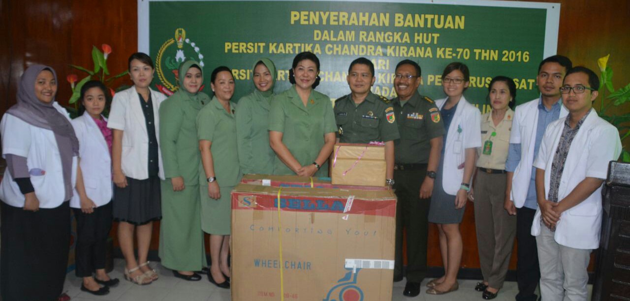 Penyerahan alat kesehatan kepada RS Wolter Monginsidi Teling, Manado