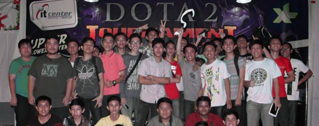 SMAN 2 Manado Pemenang Dota 2 Tournament itCenter