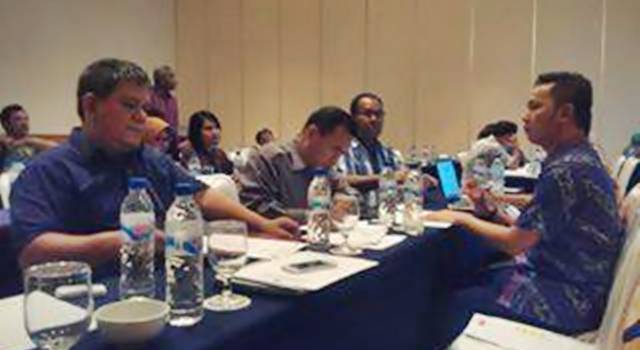 Franky Mocodompis, Perwakilan Dinas Kominfo Kota Manado saat mengikuti Verifikasi dan Evaluasi Kuesioner Layanan Nomor Tunggal Panggilan Darurat di Makassar