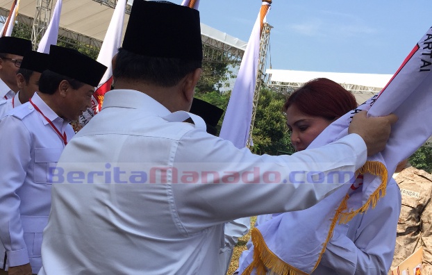 Prabowo melantik Vonnie Anneke Panambunan sebagai Ketua DPD Gerindra Sulut