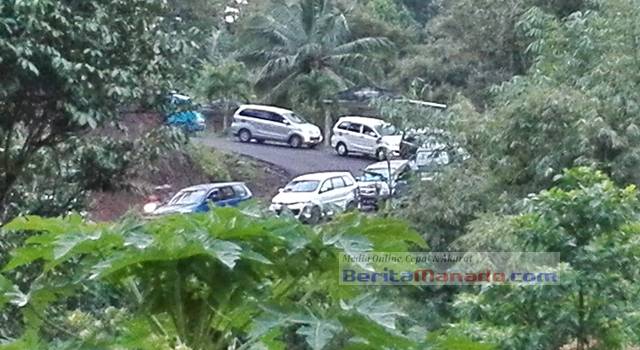 Kemacetan memasuki Desa Suluan