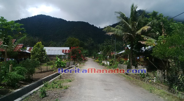 Desa Kaayuran Atas Kecamatan Langowan Selatan