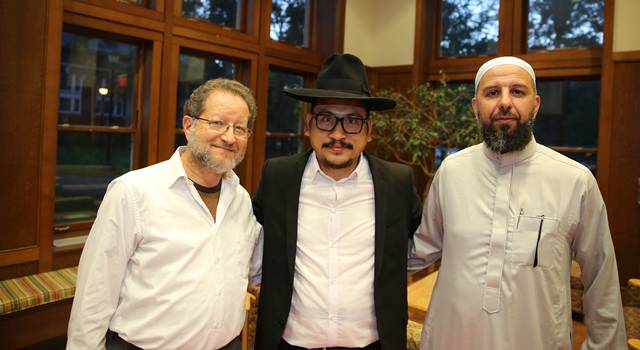 Yaakov Baruch foto bersama dengan delegasi khusus dari Israel dan Palestina
