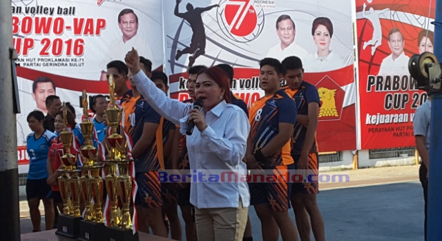 Vonnie Anneke Panambunan, membuka Prabowo VAP Cup dengan penuh semangat.