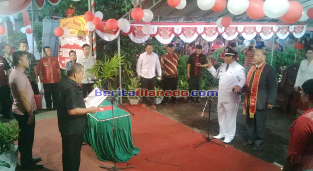 Bupati Minahasa Jantje Wowiling Sajow saat mengambil sumpah janji Audy Wungkar