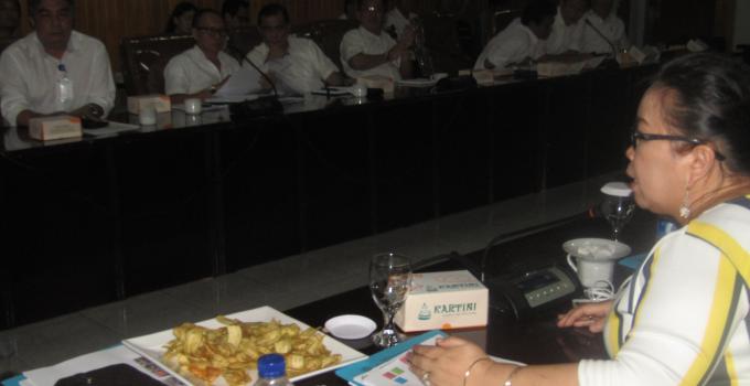Meiva Lintang di rapat Komisi 3 bersama Dinas PU Pemprov Sulut