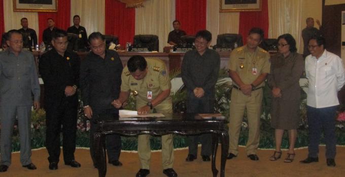 Perda RPJMD Sulut 2016-2021 ditandatangi oleh Gubernur Olly Dondokambey