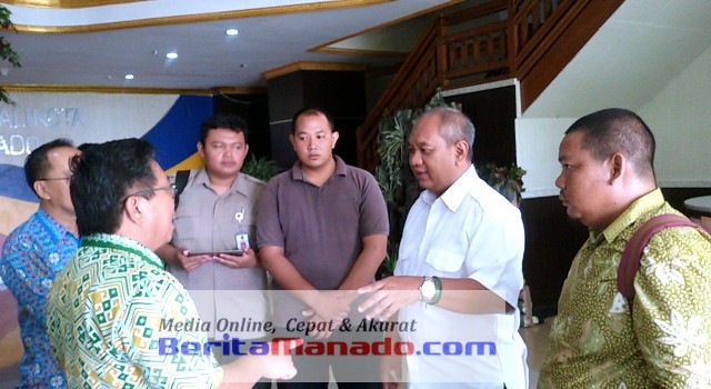 Lili Kurniawan ST MSi (kemeja putih) bersama rombongan BNPB dan BPBD usai bertemu dengan Mor Bastiaan