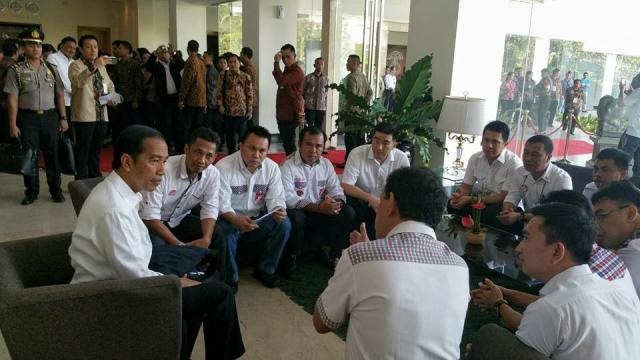 Presiden Jokowi saat berdiskusi bersama dengan Bara JP, Rabu (19/10/2016). 