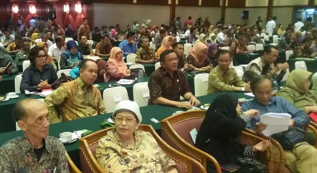 Wabup Minut Ir Joppi Lengkong bersama pimpinan daerah lainnya di Indonesia.