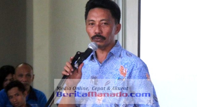 Maximillian Tatahede membawakan sambutan mewakili Walikota Manado Gs Vicky Lumentut
