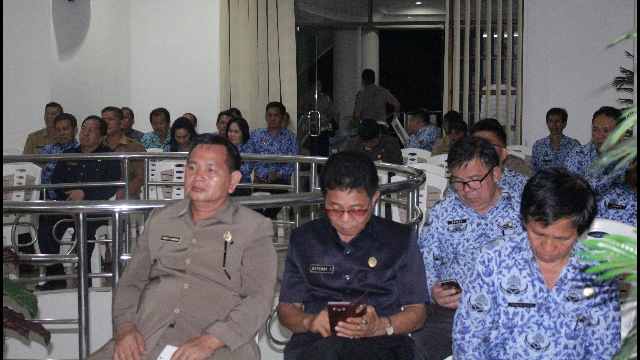 Sejumlah Pimpinan SKPD dan Camat Yang Mengikuti Rapat Paripurna DPRD Minsel