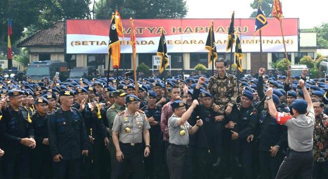 Joko Widodo saat berada di Markas Korps BRIMOB