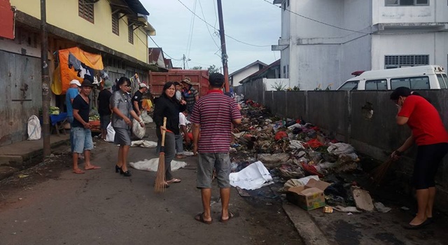 Kondisi Pasar Lama Langowan di Desa Amongena II saat dibersihkan