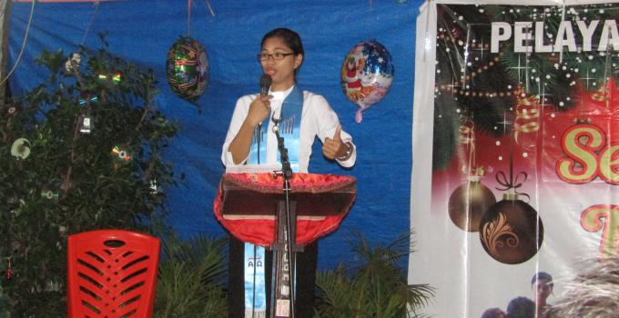 Ibadah dipimpin Pdt Yolanda Komimbing S-Teol