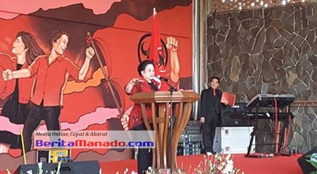 Megawati Soekarno Putri saat memberikan sambutan