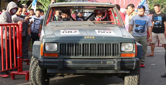 Mitra Christmas Offroad 3 BUPATI JAMES SUMENDAP DAN KAPOLRES MINSEL ARYA PERDANA KETIKA MELAKUKAN TEST LINTASAN SPEED OFF ROAD SIRKUIT MITRA HEBAT
