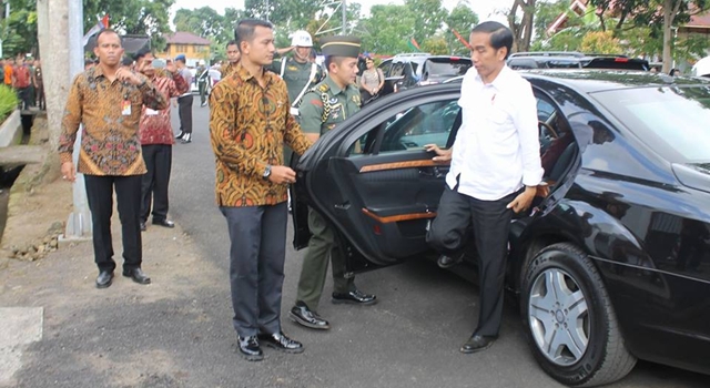 President RI Ir Joko Widodo saat tiba di Rumah Dinas Wakil Bupati Minahasa Ivan Sarundajang