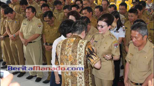 Bupati Minsel Christiany Eugenia Paruntu, SE dan Wabup Franky Donny Wongkar, SH bersama seluruh pimpinan di Pemkab Minsel diberkati 