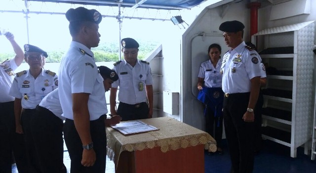 Pelaksanaan Sertijab dan pengukuhan Komandan Kapal Patroli Bakamla