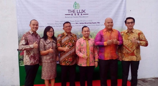 Wabup Ir Joppi Lengkong dan Ketua TP PKK Jeivi Wijaya STh, bersama jajaran direksi PT Multi Junjung Berjaya Propertindo.