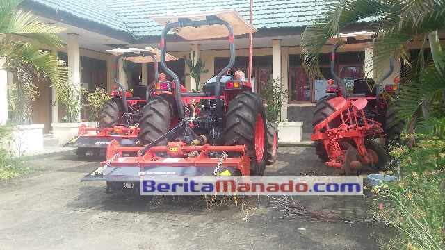 Bantuan Traktor ke Dinas Pertanian Minsel
