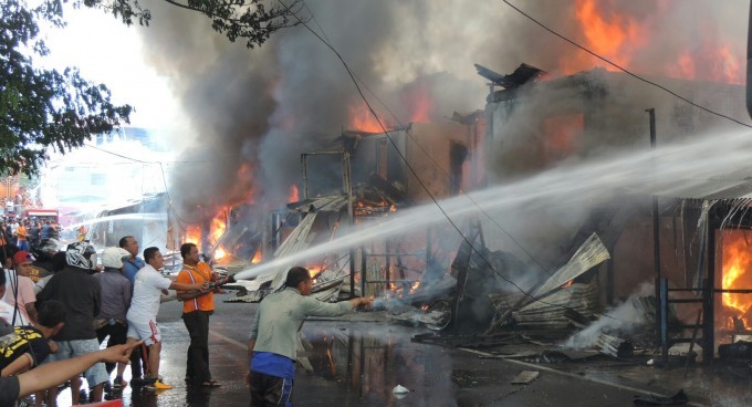 Kebakaran di lorong MM Pasar Cita Kota Bitung