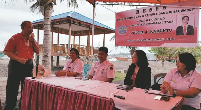 Legislator Julita Karuntu melaksanakan reses di Kecamatan Kema.