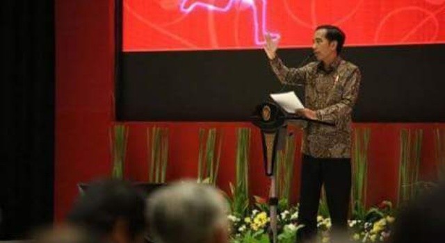 Presiden RI Jokowi memberi sambutan saat membuka Musrenbangnas tahun 2017.
