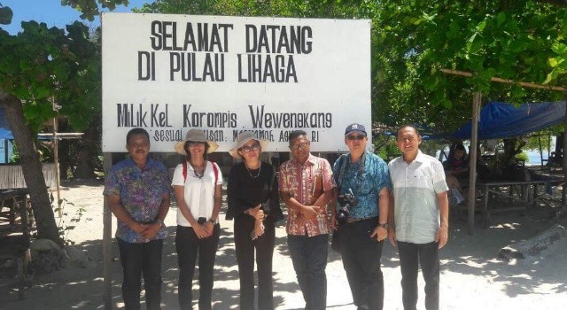 Rombongan Pemkab Minut bersama Salim Group tiba di Pulau Lihaga.