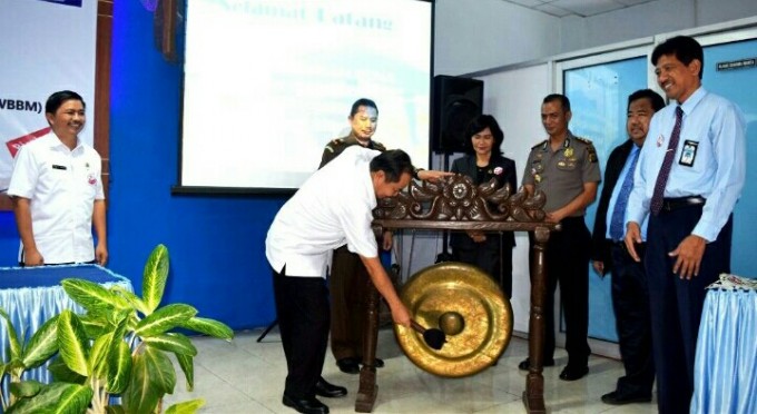 Walikota ketika membuka acara di KPPN Kota Bitung