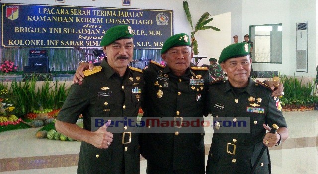 Brigjen TNI Sulaiman Agusto (kiri), Mayjen TNI Ganip Warsito (tengah), Kolonel Inf Sabar Simanjuntak (kanan)