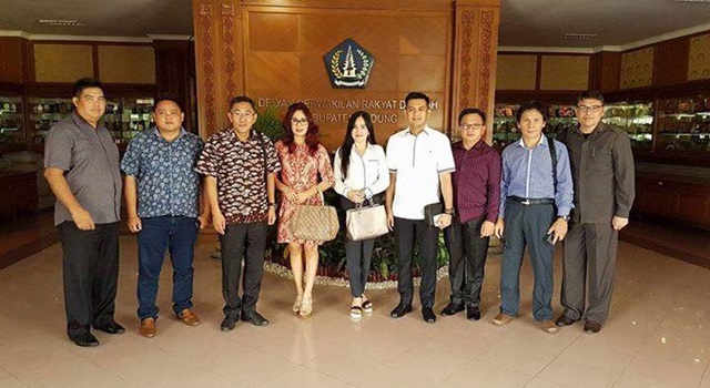 Komisi 3 DPRD Kabupaten Minahasa saat berada di Kantor DPRD Kabupaten Bandung