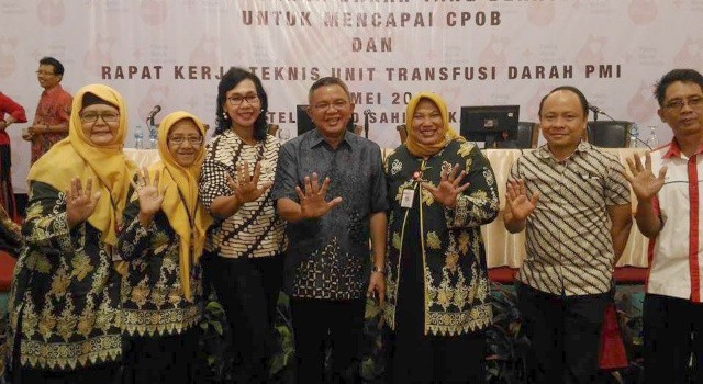 Ketua PMI Minut Ir Joppi Lengkong bersama sejumlah pimpinan PMI se-Indonesia.