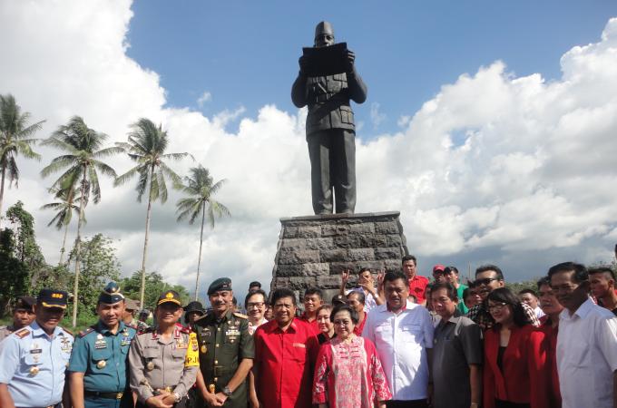 Jalan Soekarno dari persimpangan patung Soekarno segera terkoneksi ke ringroad II
