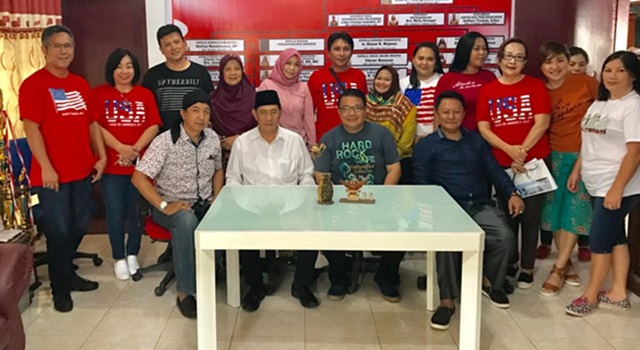 Pengurus Kerukunan Keluarga Jaton Indonesia bersama  Disbudpar Minahasa