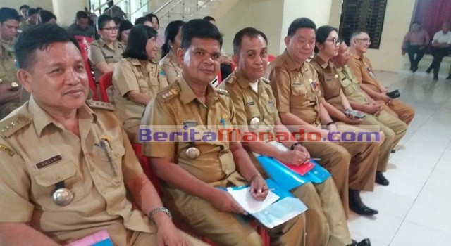 Camat dan pimpinan perangkat daerah mengikuti sosialisasi.