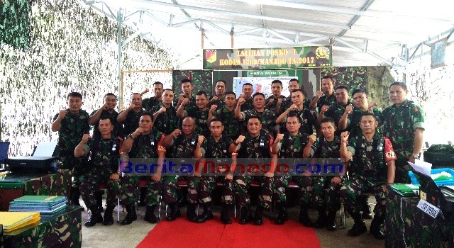 Foto bersama usai pelaksanaan Latihan Posko 1 Kodim 1309/Manado