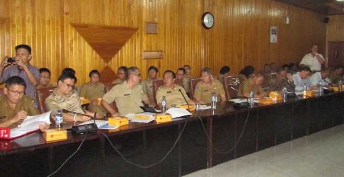 Arie Bororing dan beberapa kepala SKPD hadir di hearing gabungan DPRD Sulut bersama pimpinan PT KKI