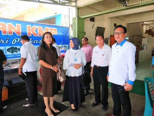 Komisi D DPRD Manado sedang turun lapangaN bersama Dinkes Manado, BPOM guna memeriksa kehigenisan setiap Rumah Makan di Kota Manado, pada pekan lalu.