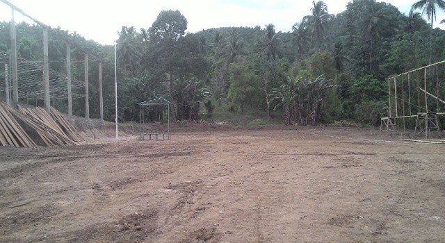 Lokasi pembukaan TMMD ke-100 di Desa Makalisung, kini sudah hampir siap.(foto: Kodim 1310/Bitung)