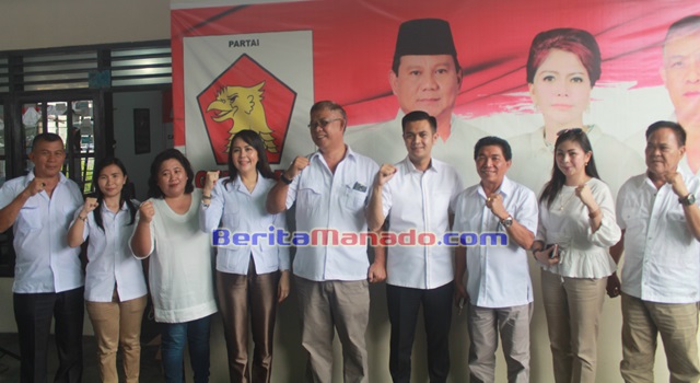 JAK bersama dengan pengurus Partai Gerindra Kabupaten Minahasa