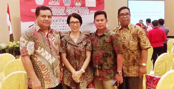 KPU Mitra disela-sela mengikuti seminar nasional UU Pemilu di Manado