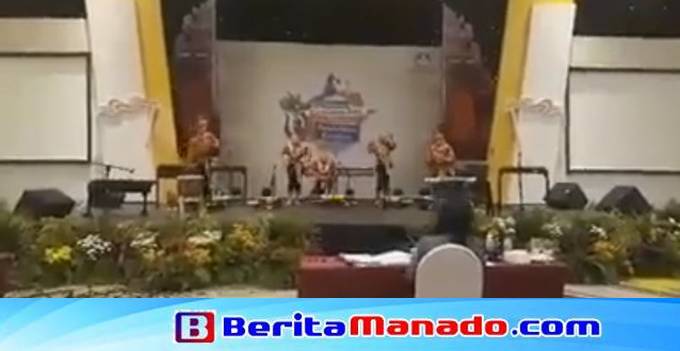 Tim kesenian SMP Negeri 3 Manado di ajang FLS2N 2017