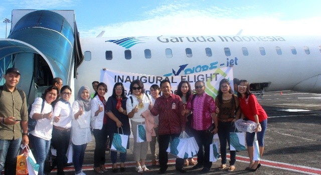Penerbangan perdana Garuda Indonesia rute Manado-Luwuk
