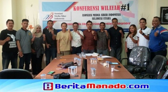 Korwil AMSI Upi Asmaradhana bersama peserta Konferensi Wilayah Pertama AMSI Sulut. 