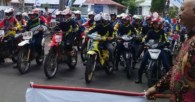Lomba Motor Cross yang dalam rangka memeriahkan HUT ke-72 TNI