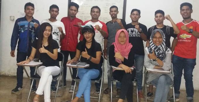 Para mahasiswa Maluku Utara yang tergabung dalam Gerakan Mahasiswa Maluku Utara