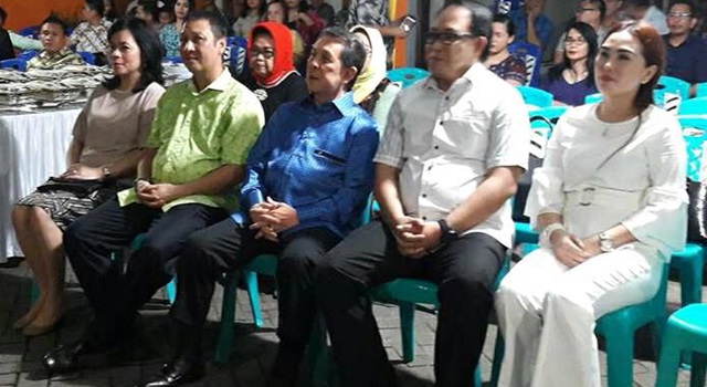 Sinyo Harry Sarundajang (tengah) dalam acara syukuran HUT ke-37 Careig Naichel Runtu